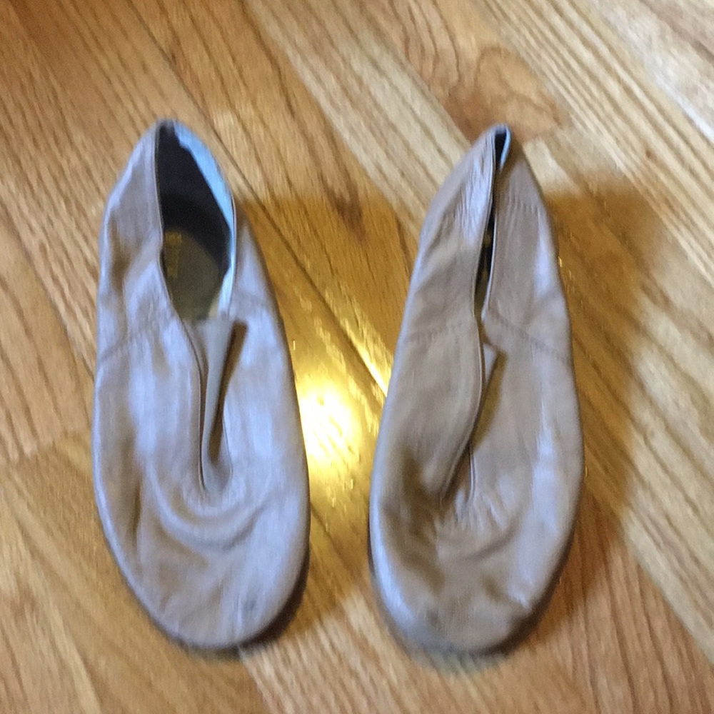 Tan jazz shoes size 7